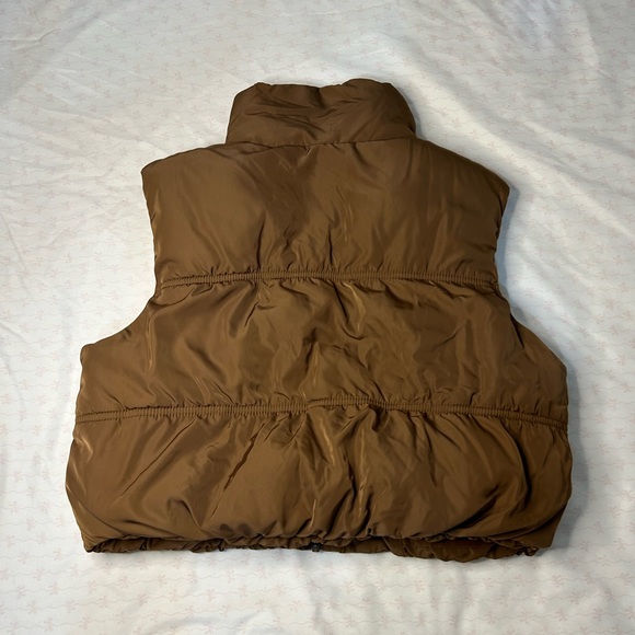 brown h&m puffer vest :) - Picture 3 of 3